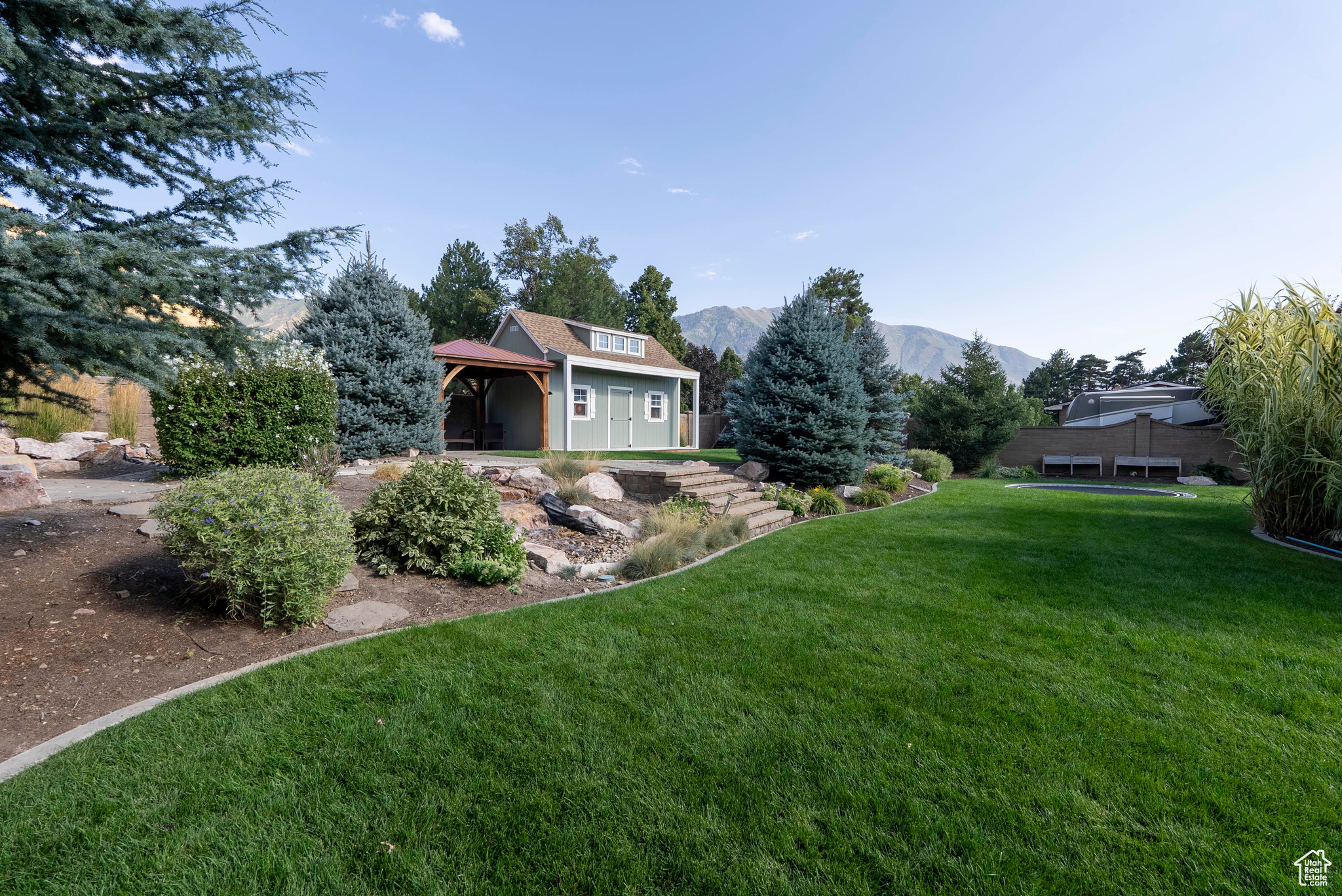 CHERRY CREEK - Residential