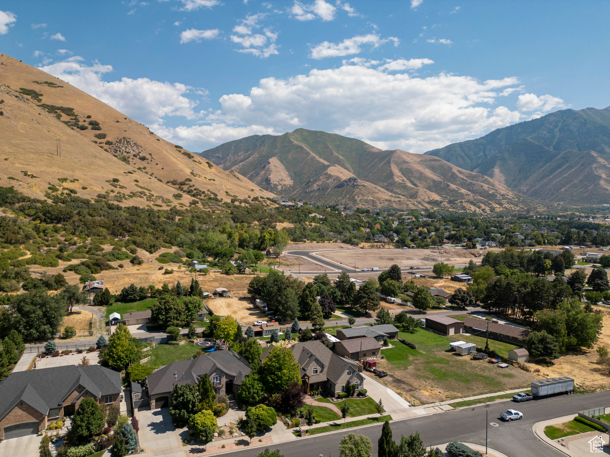 CHERRY CREEK - Residential
