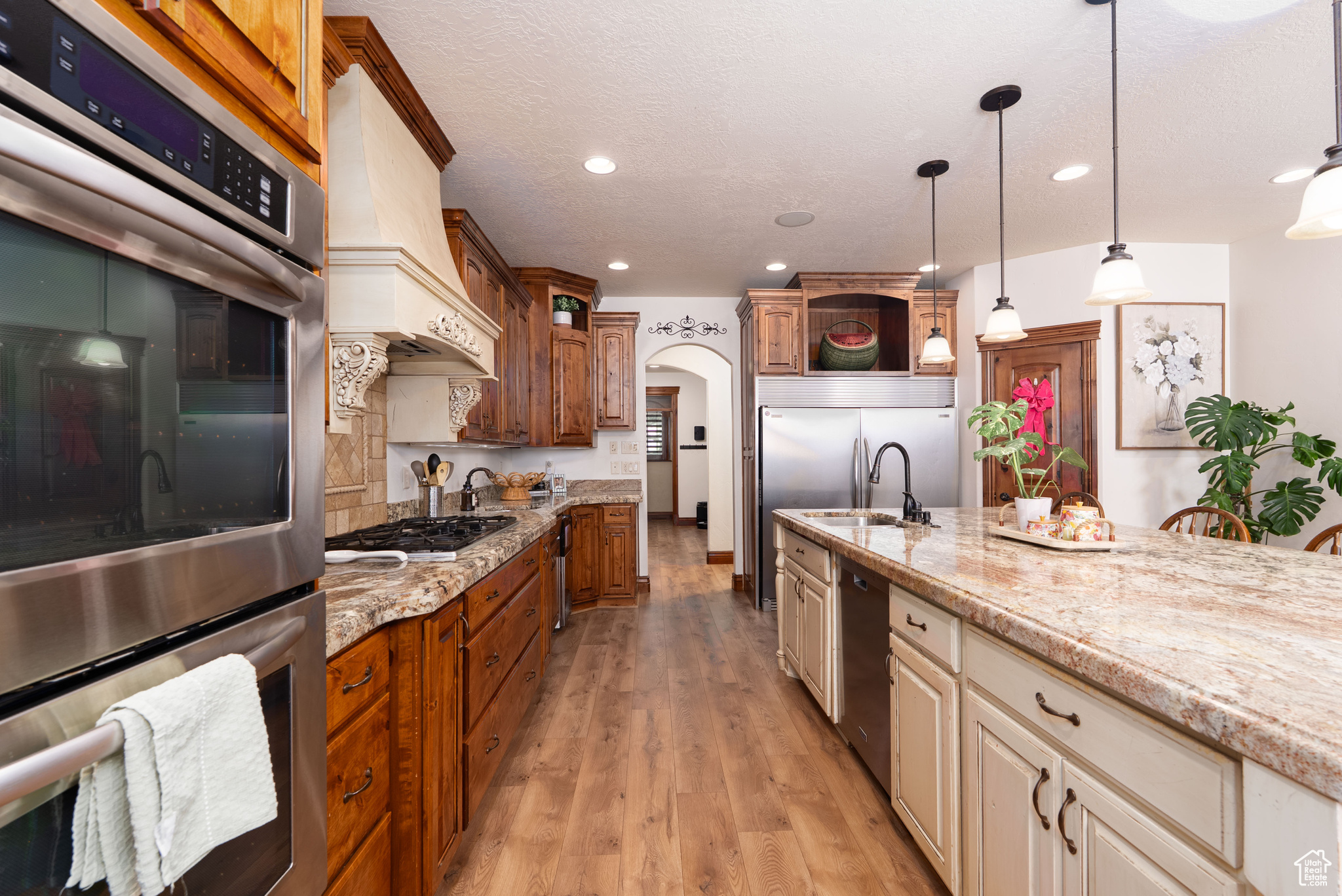 CHERRY CREEK - Residential