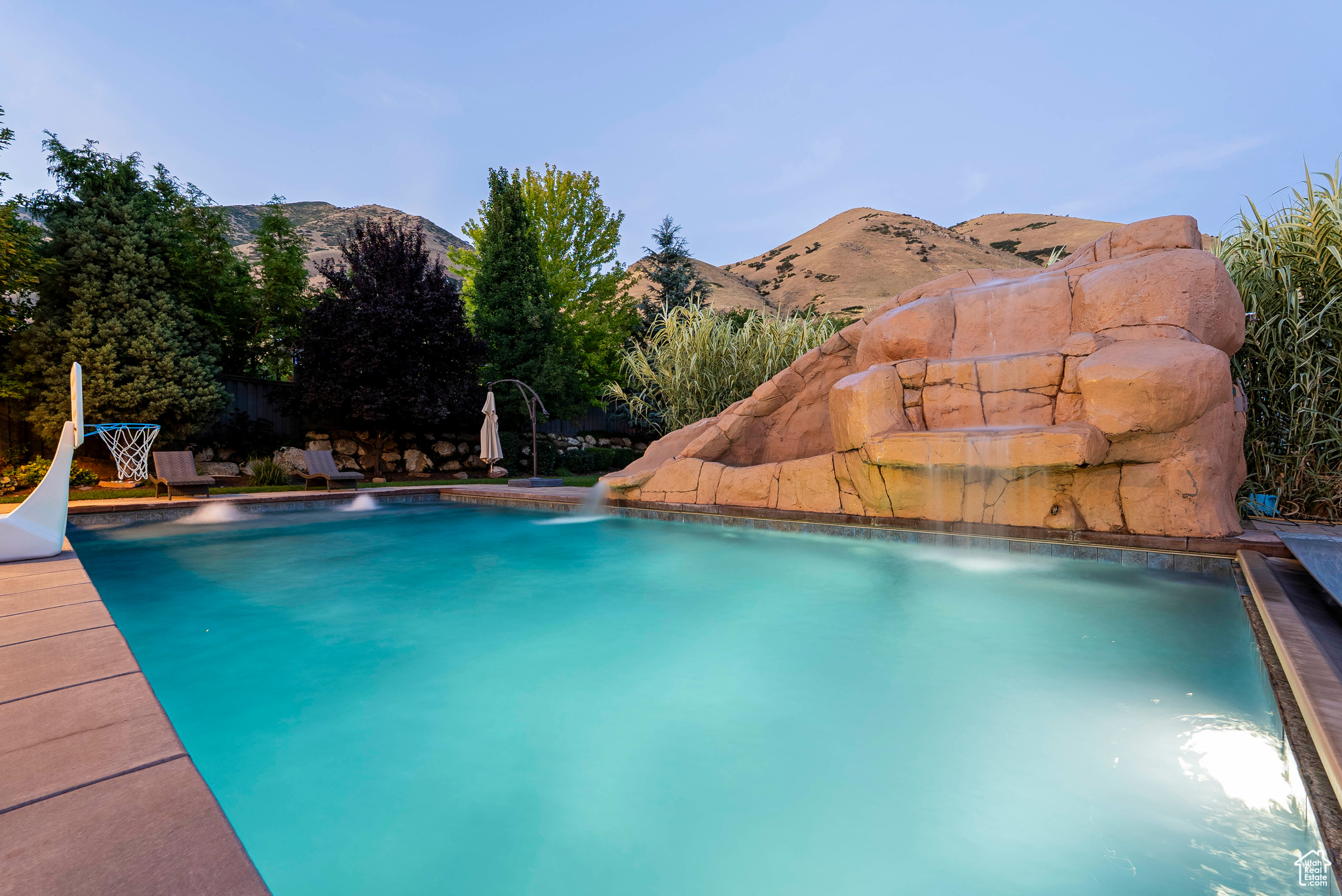 CHERRY CREEK - Residential