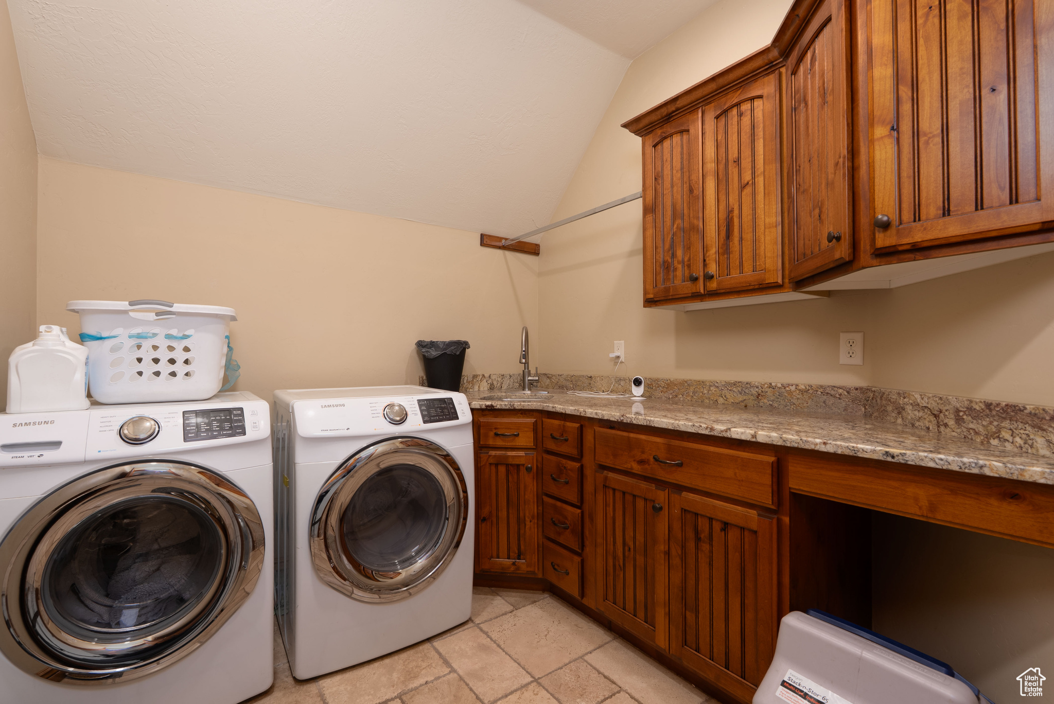 CHERRY CREEK - Residential