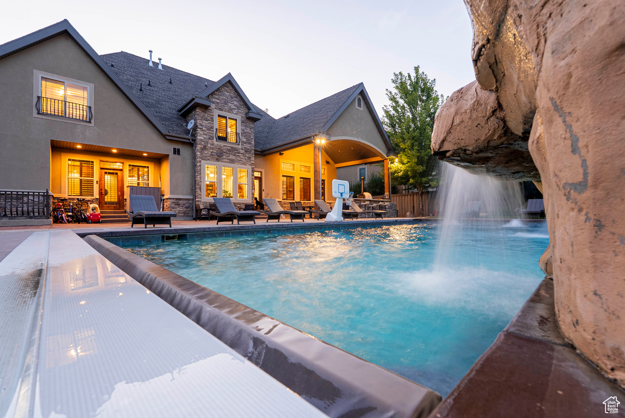 CHERRY CREEK - Residential