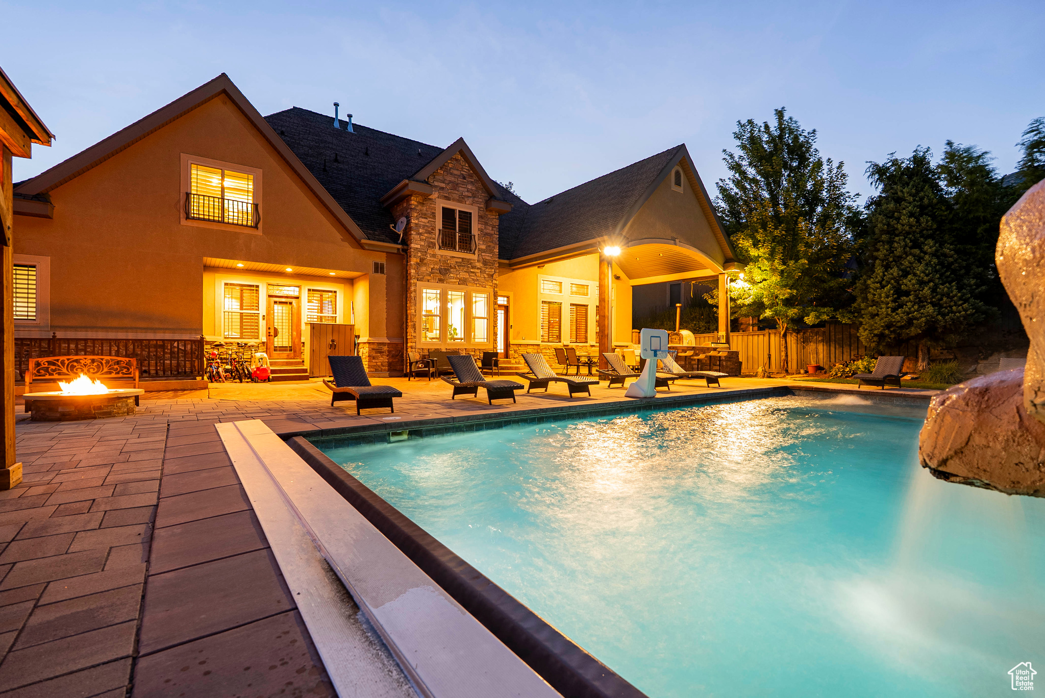 CHERRY CREEK - Residential