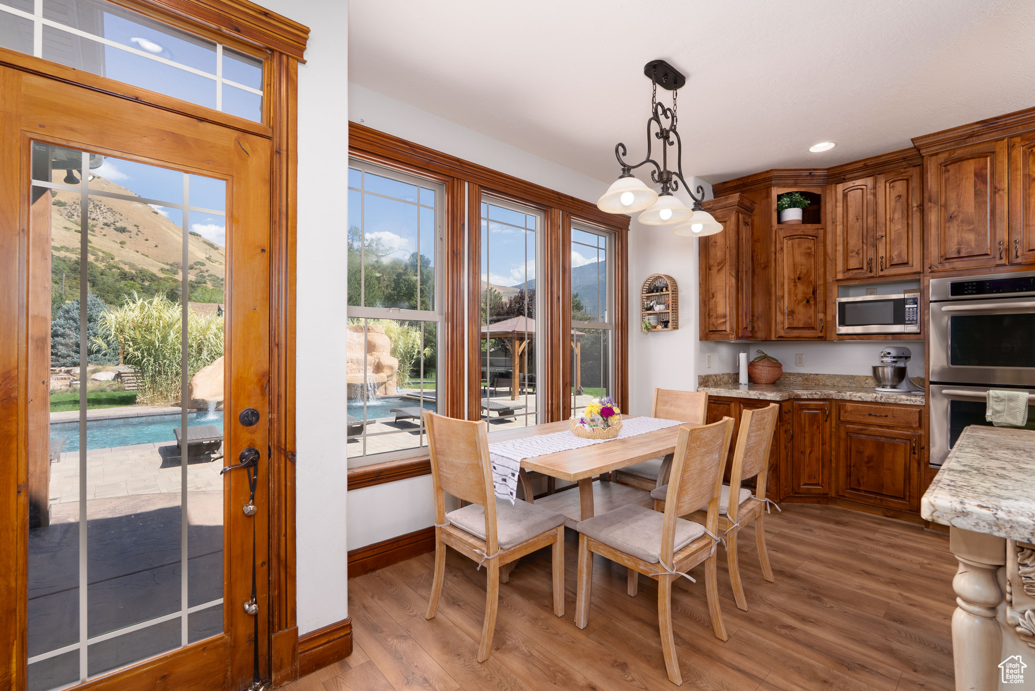 CHERRY CREEK - Residential