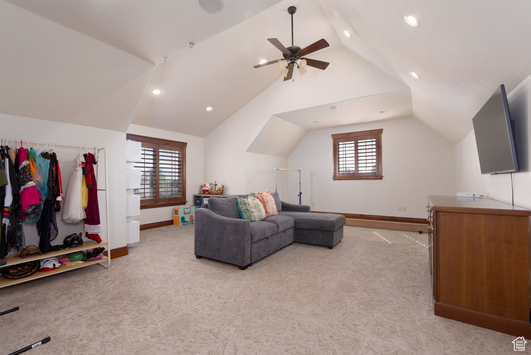 CHERRY CREEK - Residential
