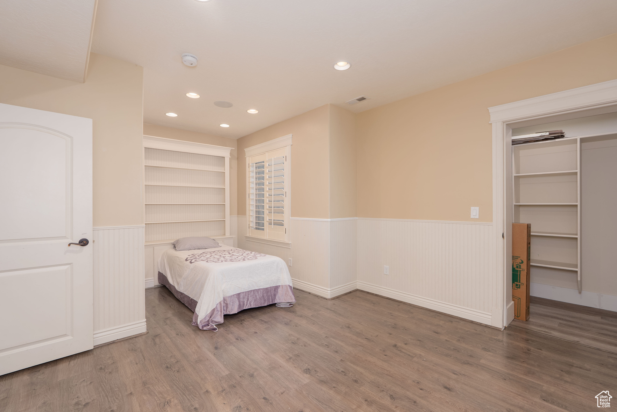 CHERRY CREEK - Residential