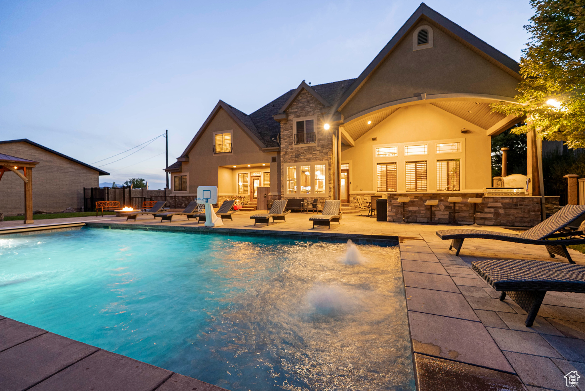 CHERRY CREEK - Residential