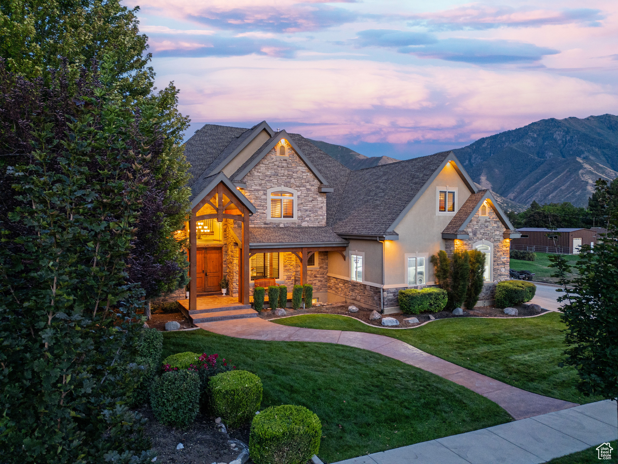 CHERRY CREEK - Residential
