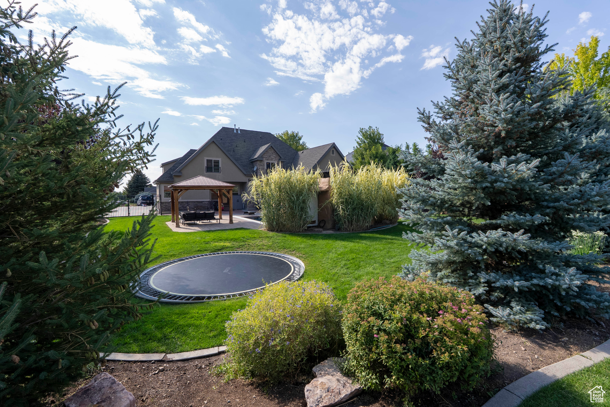 CHERRY CREEK - Residential