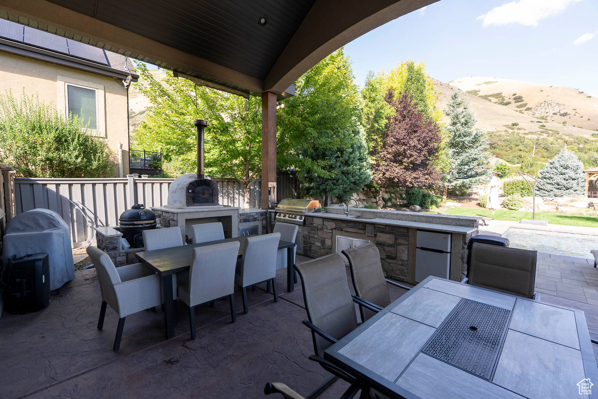 CHERRY CREEK - Residential