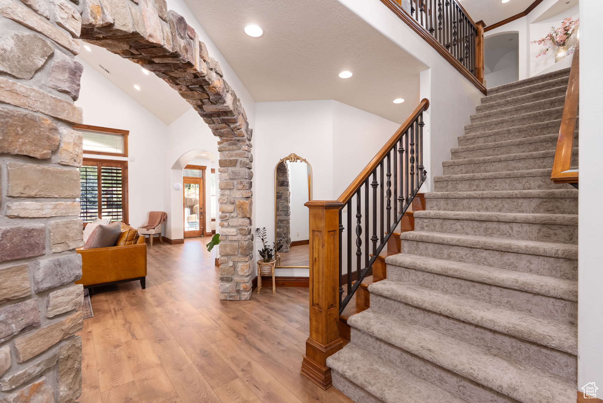CHERRY CREEK - Residential