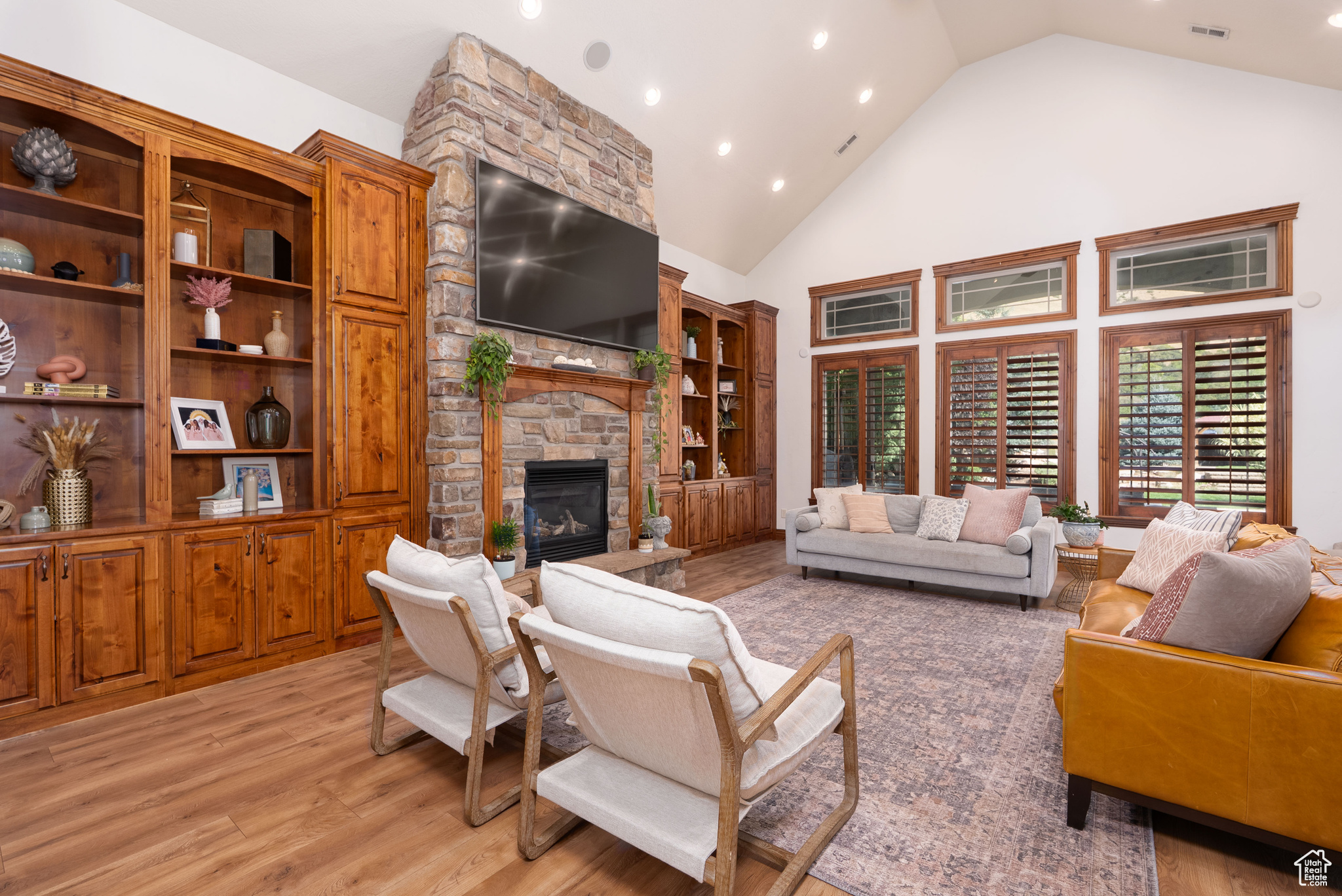 CHERRY CREEK - Residential