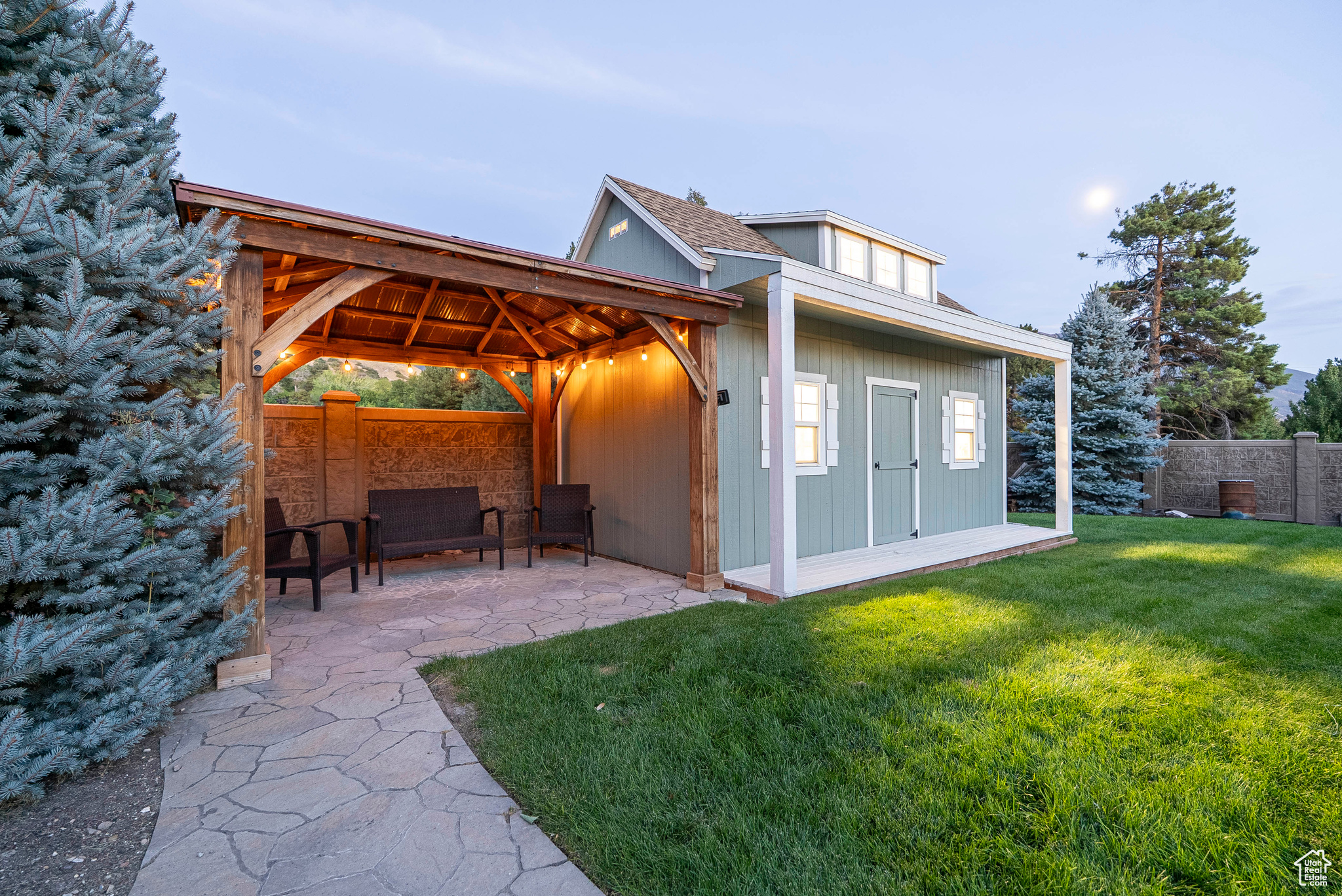 CHERRY CREEK - Residential