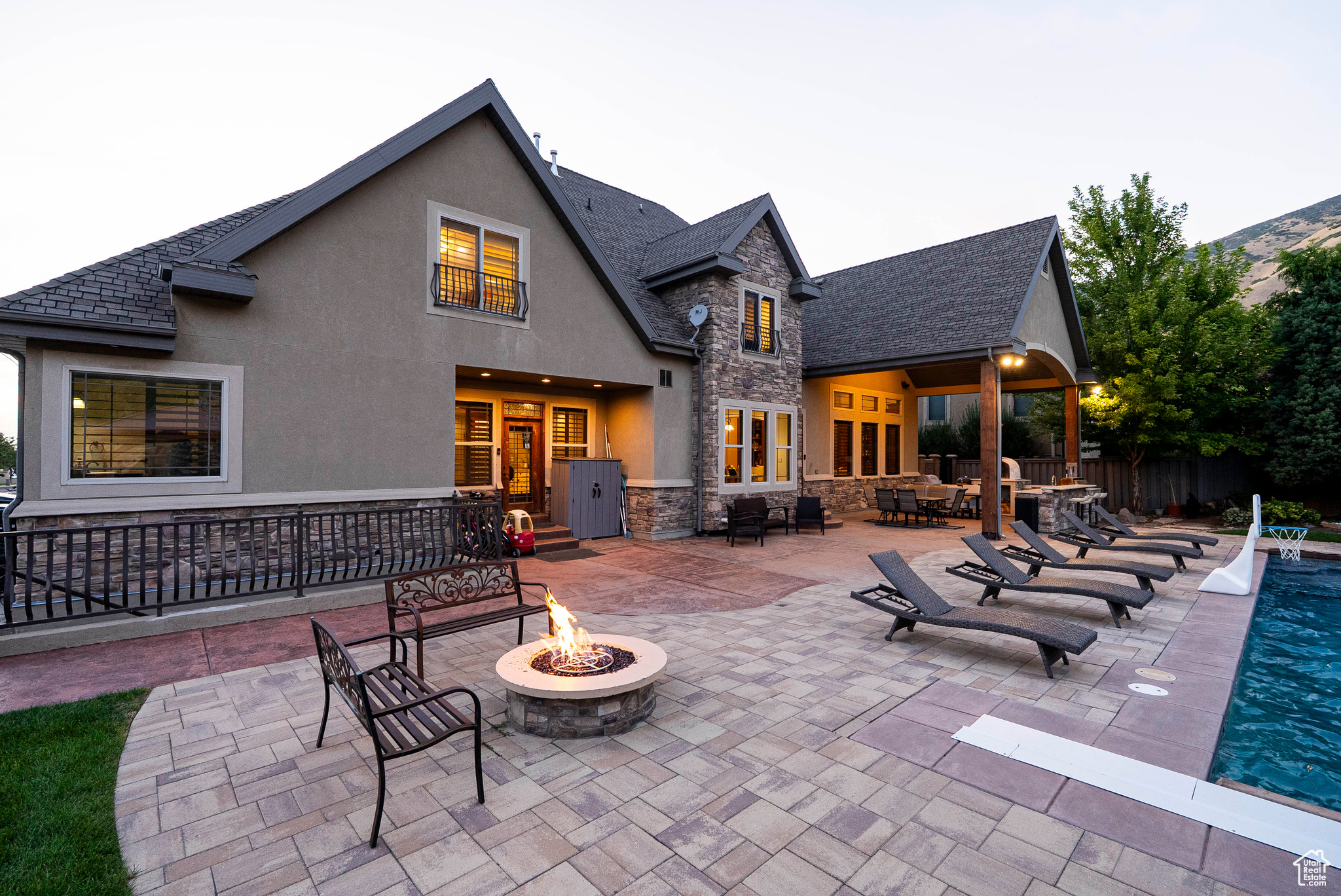 CHERRY CREEK - Residential