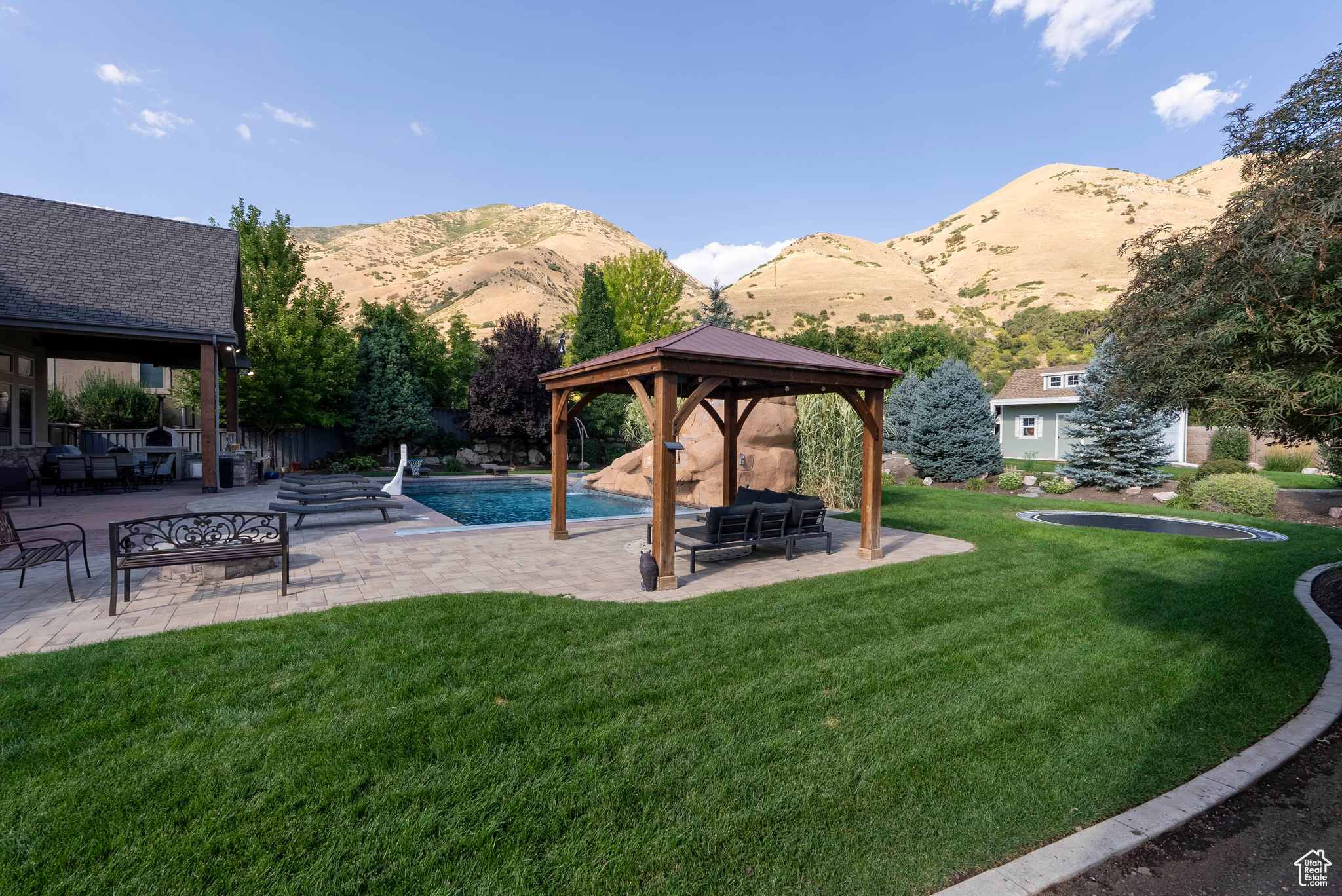 CHERRY CREEK - Residential
