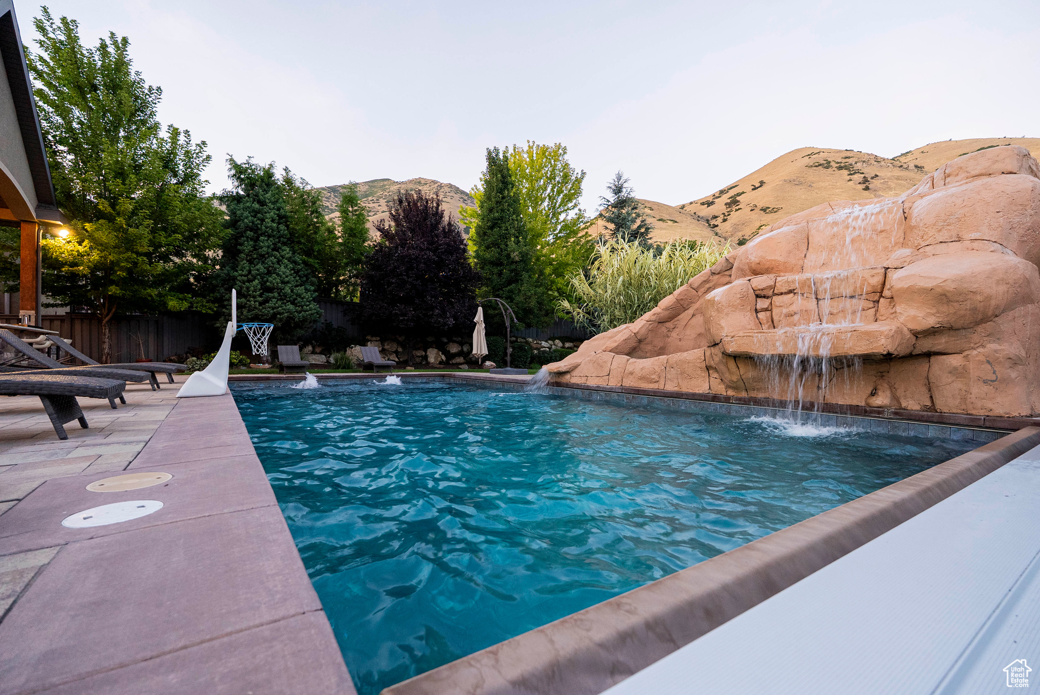 CHERRY CREEK - Residential