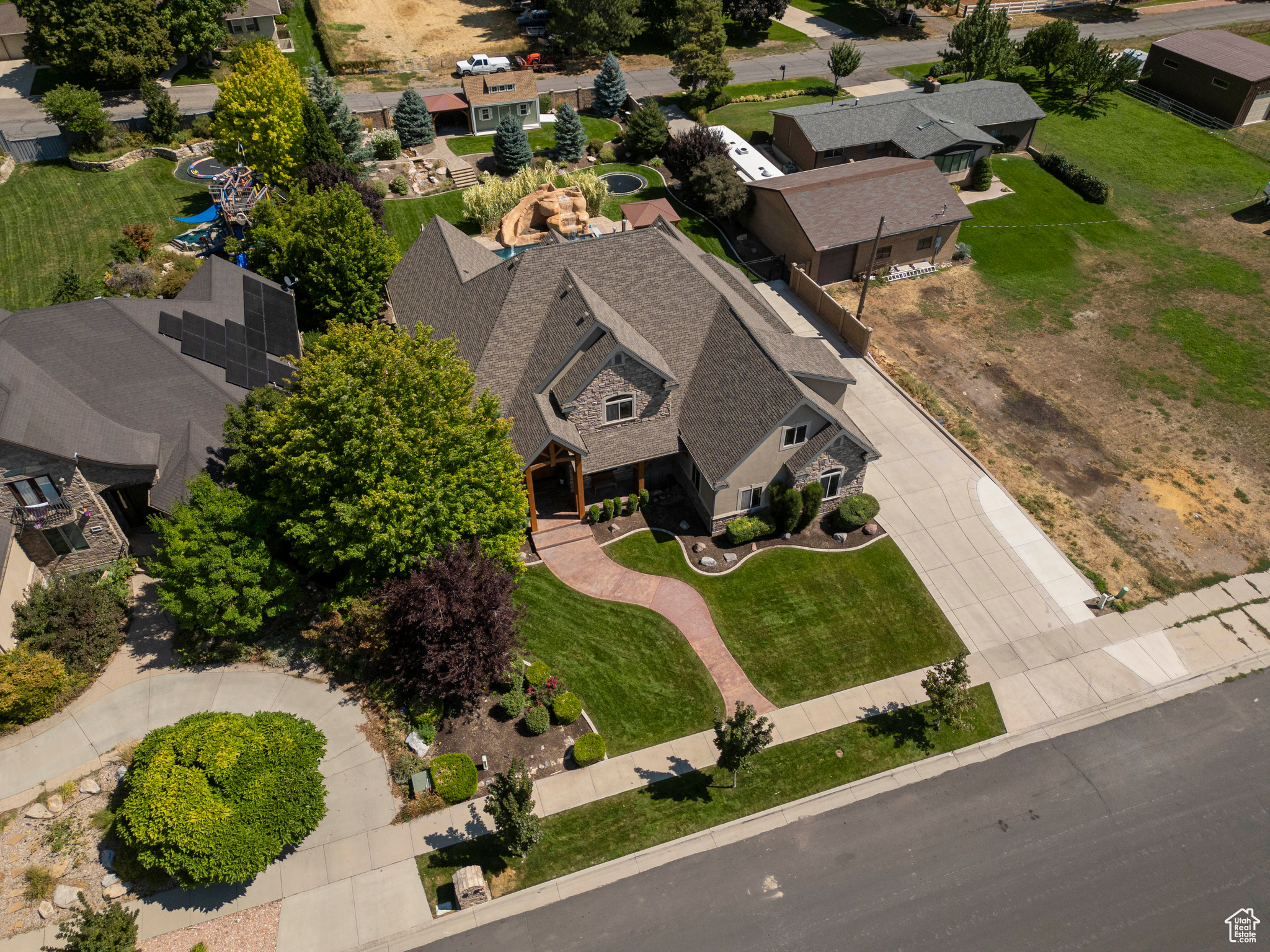 CHERRY CREEK - Residential