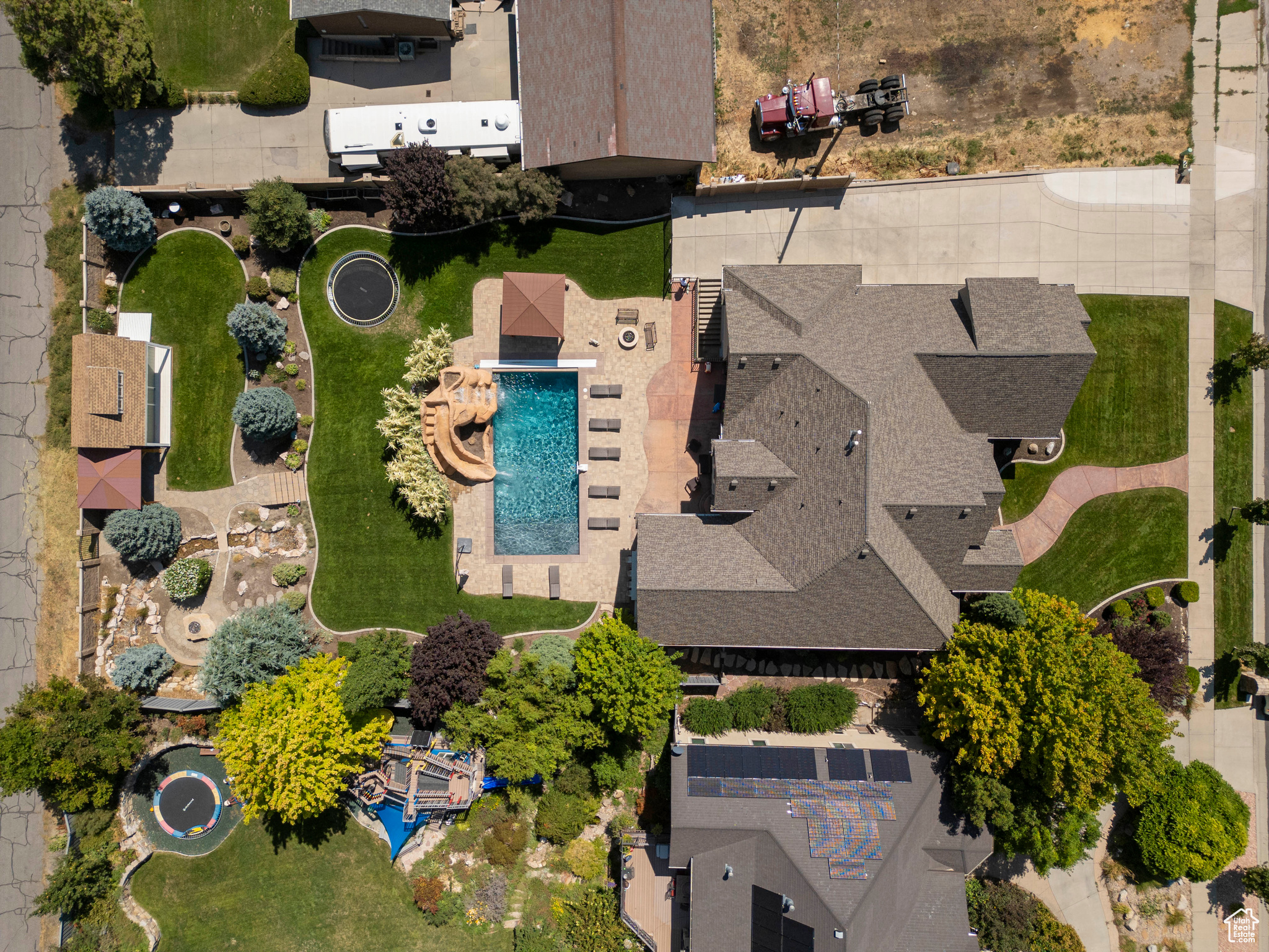 CHERRY CREEK - Residential