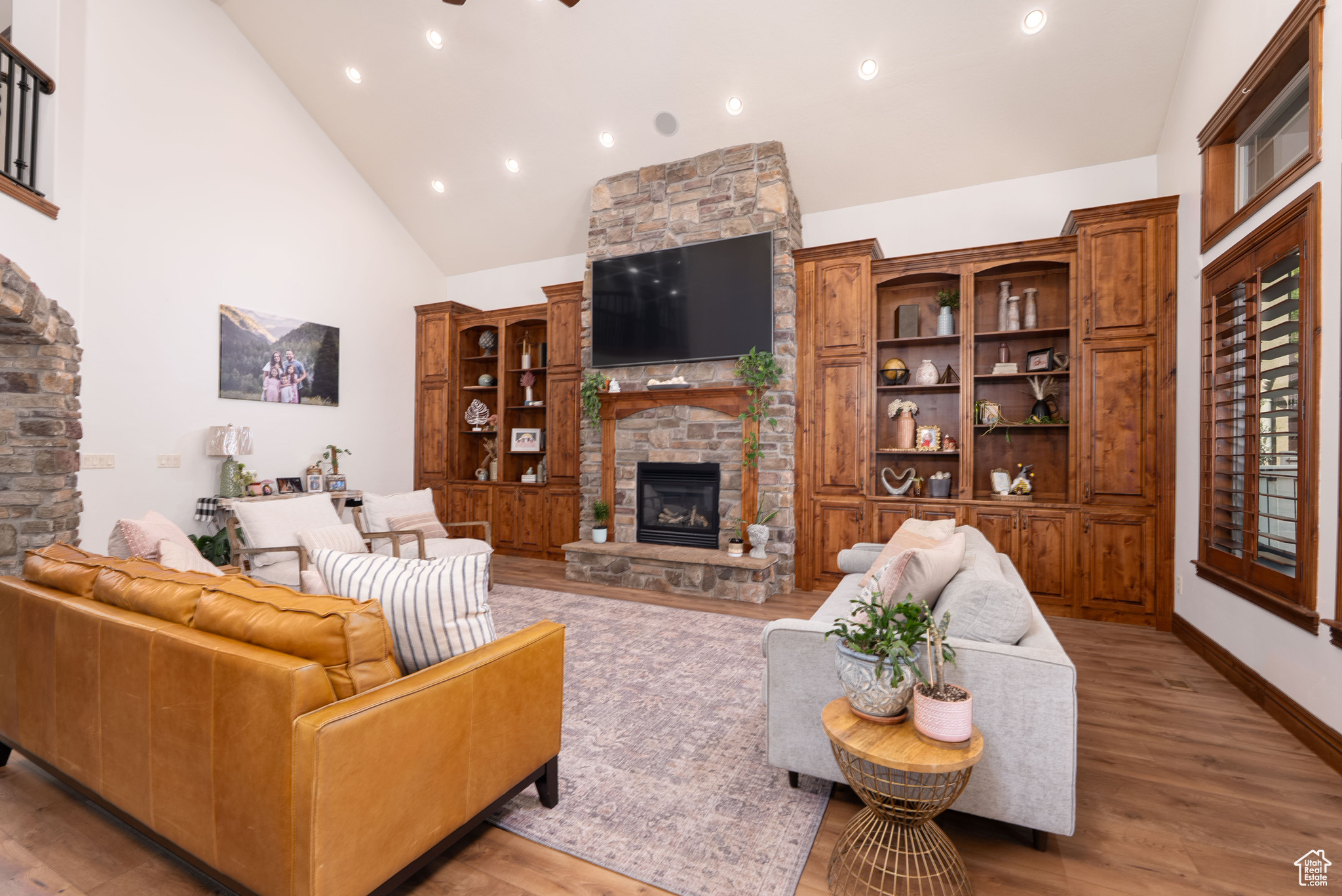 CHERRY CREEK - Residential