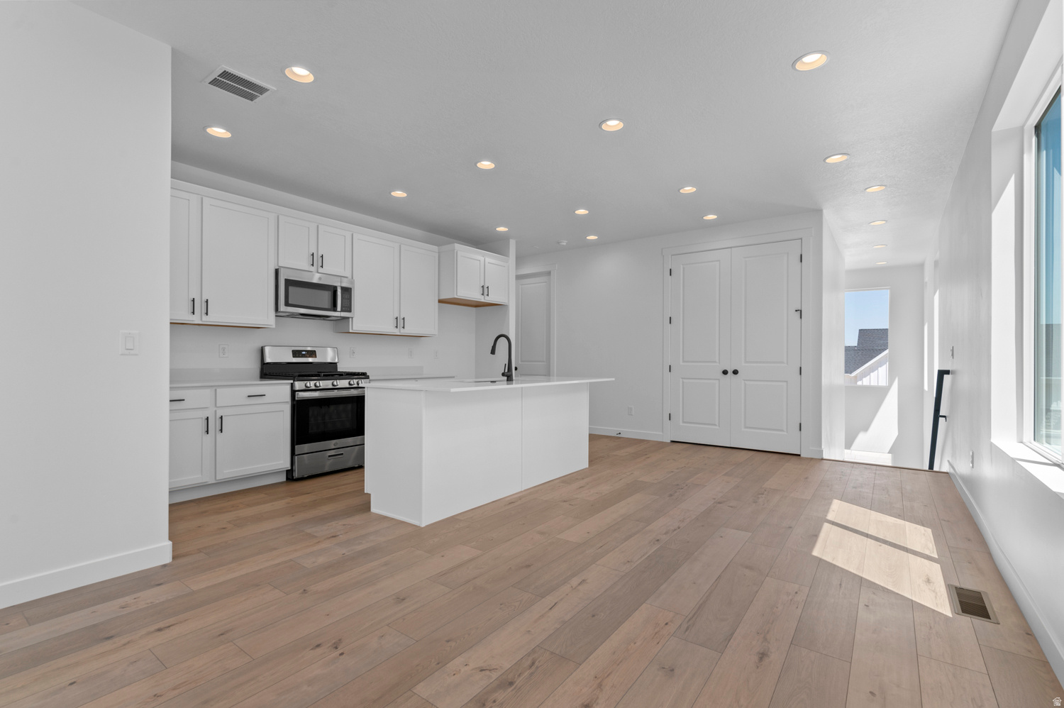 HOLBROOK PLACE E VILLAS 649 - Residential