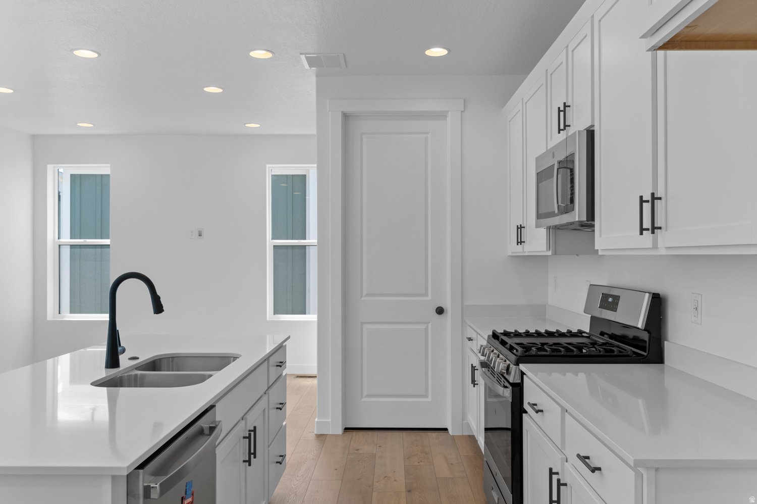 HOLBROOK PLACE E VILLAS 649 - Residential