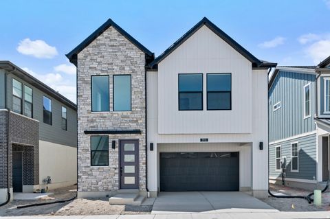 Photo of 3931 W RED CLOVER DR, Lehi, UT 84043 (MLS # 2126969)