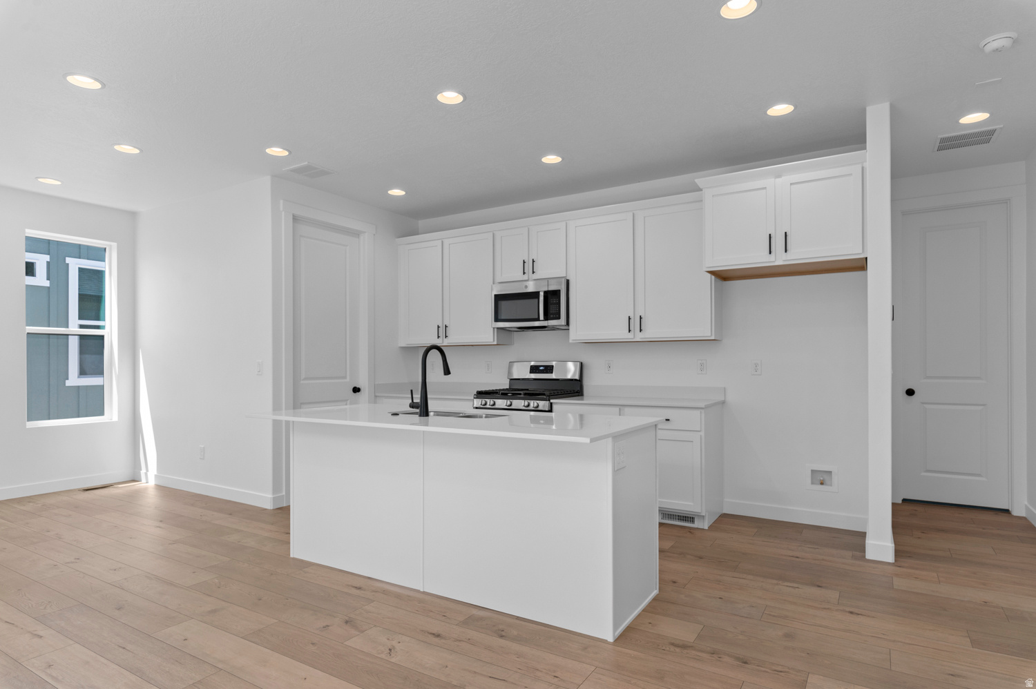 HOLBROOK PLACE E VILLAS 649 - Residential