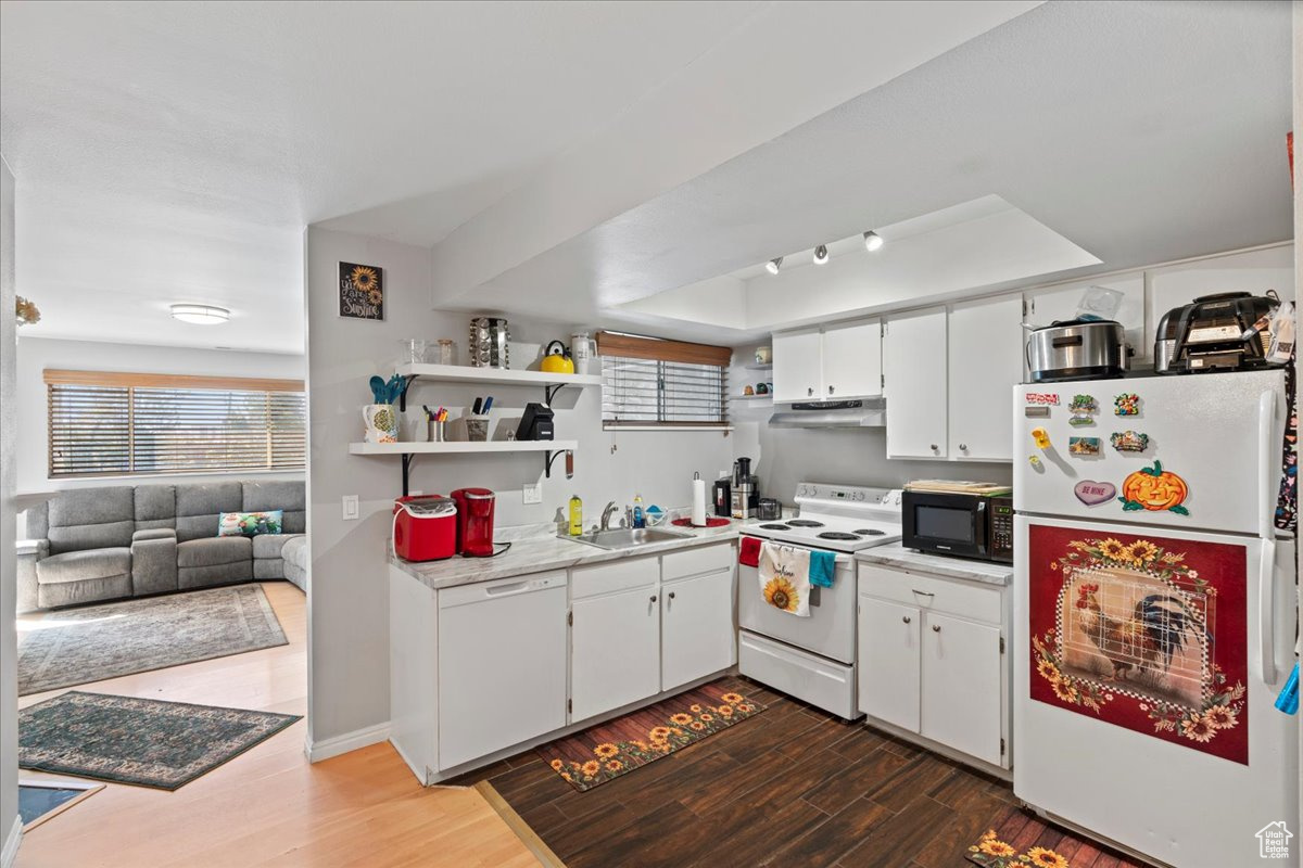 WOOD POINT CONDO - Residential