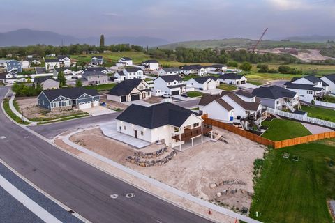 Tiny photo for 689 W 85 S, Hyrum, UT 84319 (MLS # 2158402)