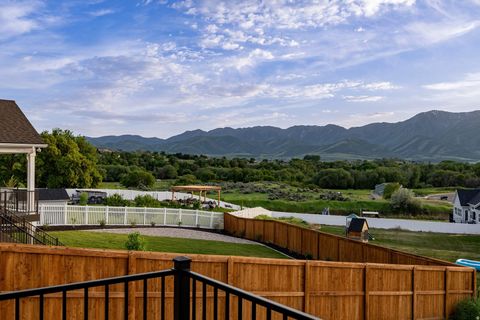 Tiny photo for 689 W 85 S, Hyrum, UT 84319 (MLS # 2158402)