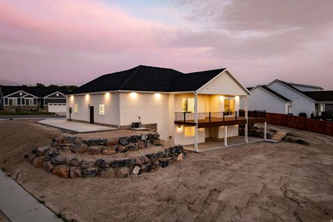 Tiny photo for 689 W 85 S, Hyrum, UT 84319 (MLS # 2158402)