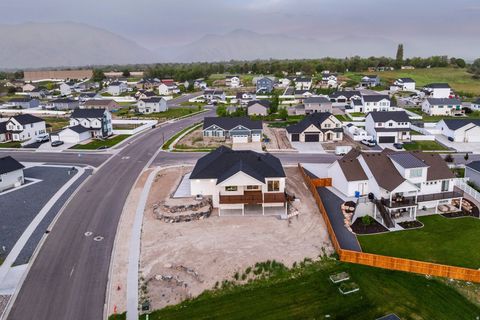 Tiny photo for 689 W 85 S, Hyrum, UT 84319 (MLS # 2158402)
