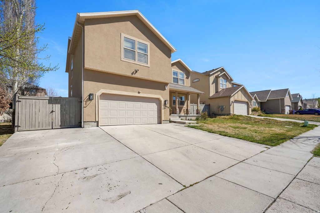 Photo of 2039 E FICUS WAY, Eagle Mountain, UT 84005 (MLS # 2145837)