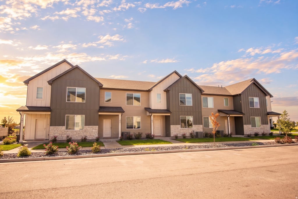 Photo of 808 ALTURA VISTA LN, Logan, UT 84321 (MLS # 2187062)