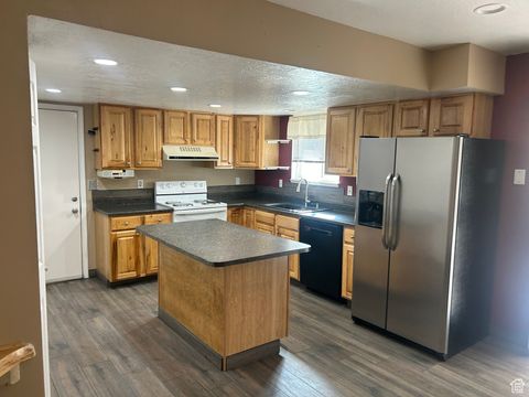 Tiny photo for 986 N 2075 W, Farr West, UT 84404 (MLS # 2114493)