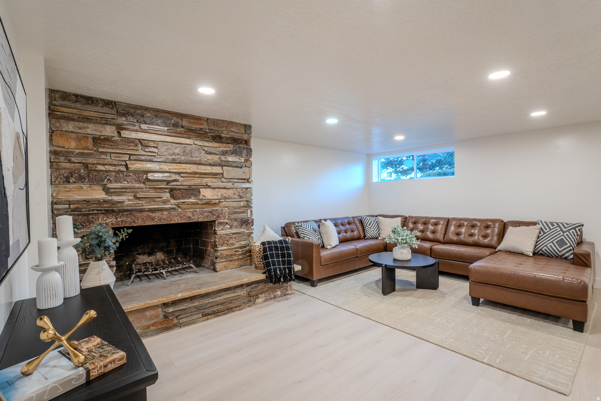 ESSEX GROVE - Residential