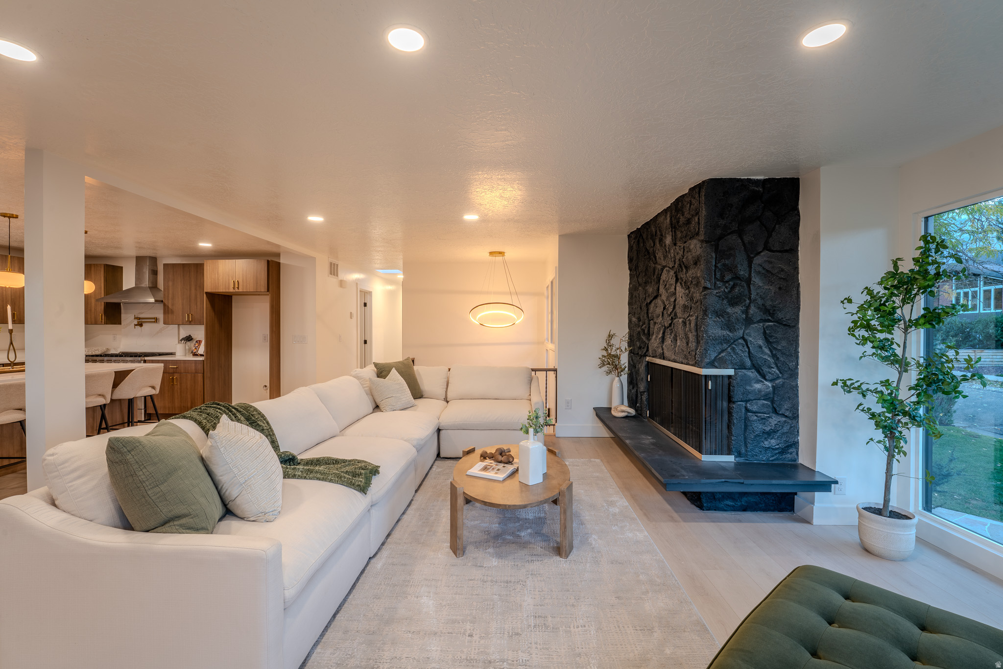 ESSEX GROVE - Residential