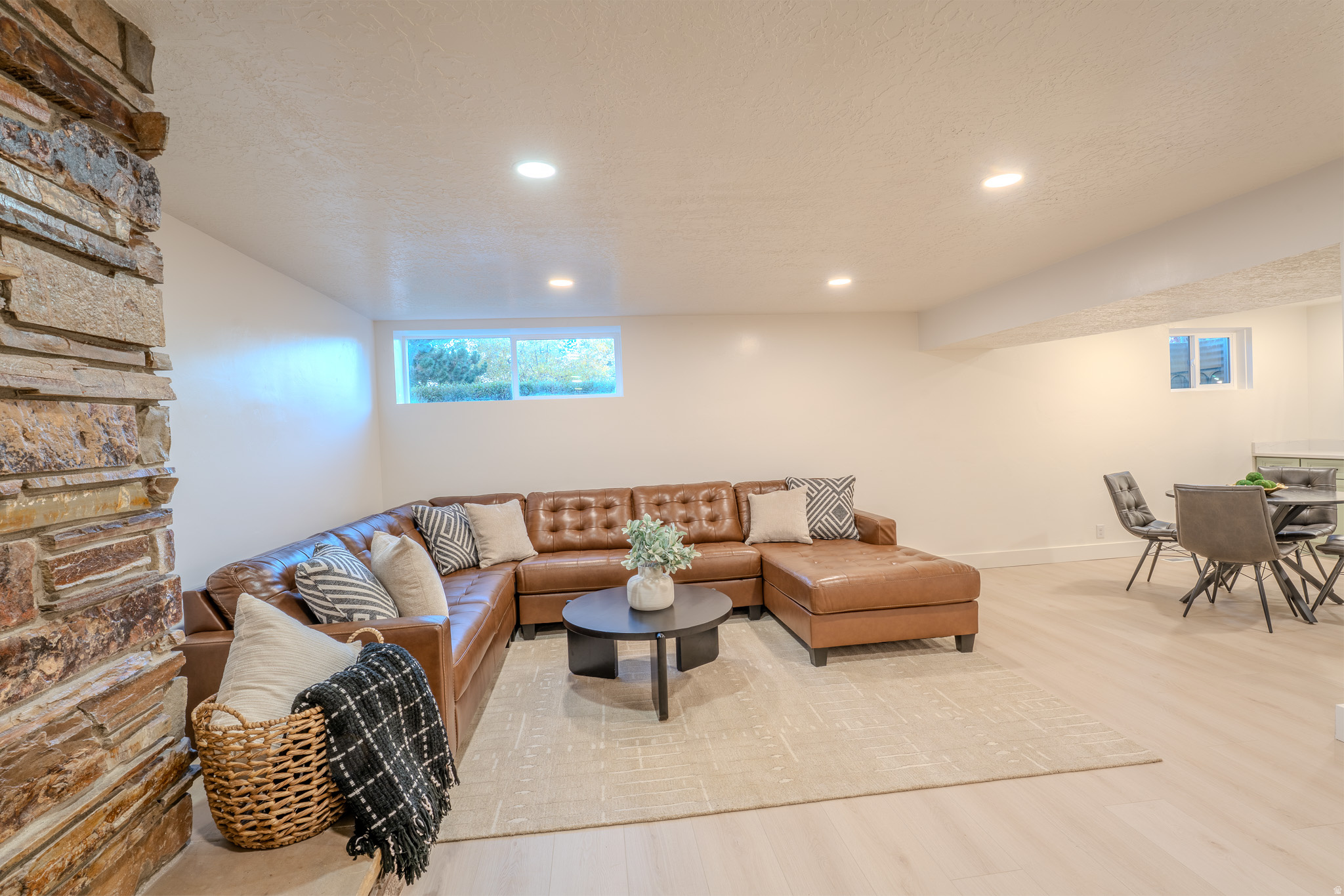 ESSEX GROVE - Residential