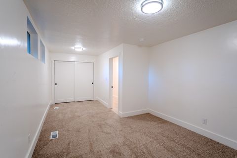 Tiny photo for 2713 E PEBBLE GLEN CIR, Salt Lake City, UT 84109 (MLS # 2120528)