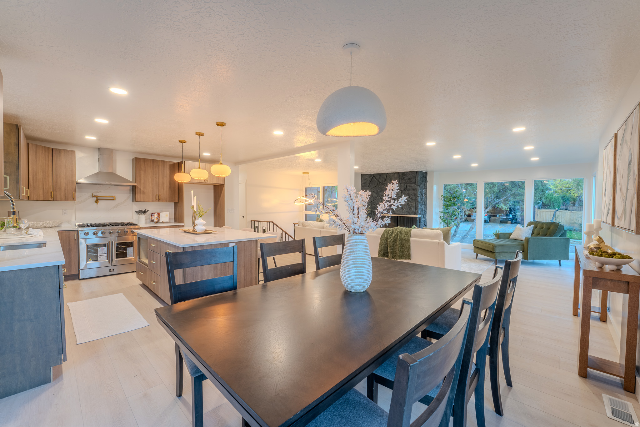 ESSEX GROVE - Residential