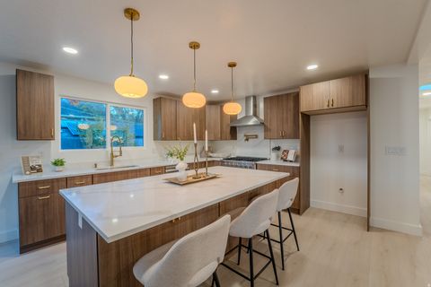 Tiny photo for 2713 E PEBBLE GLEN CIR, Salt Lake City, UT 84109 (MLS # 2120528)