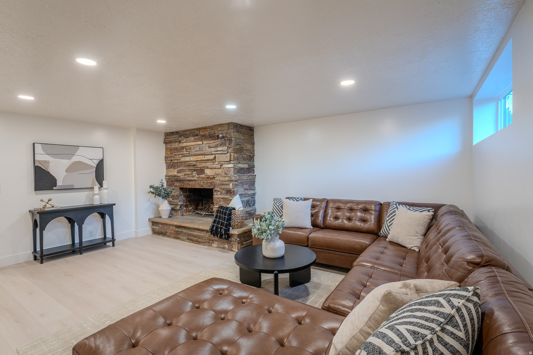 ESSEX GROVE - Residential