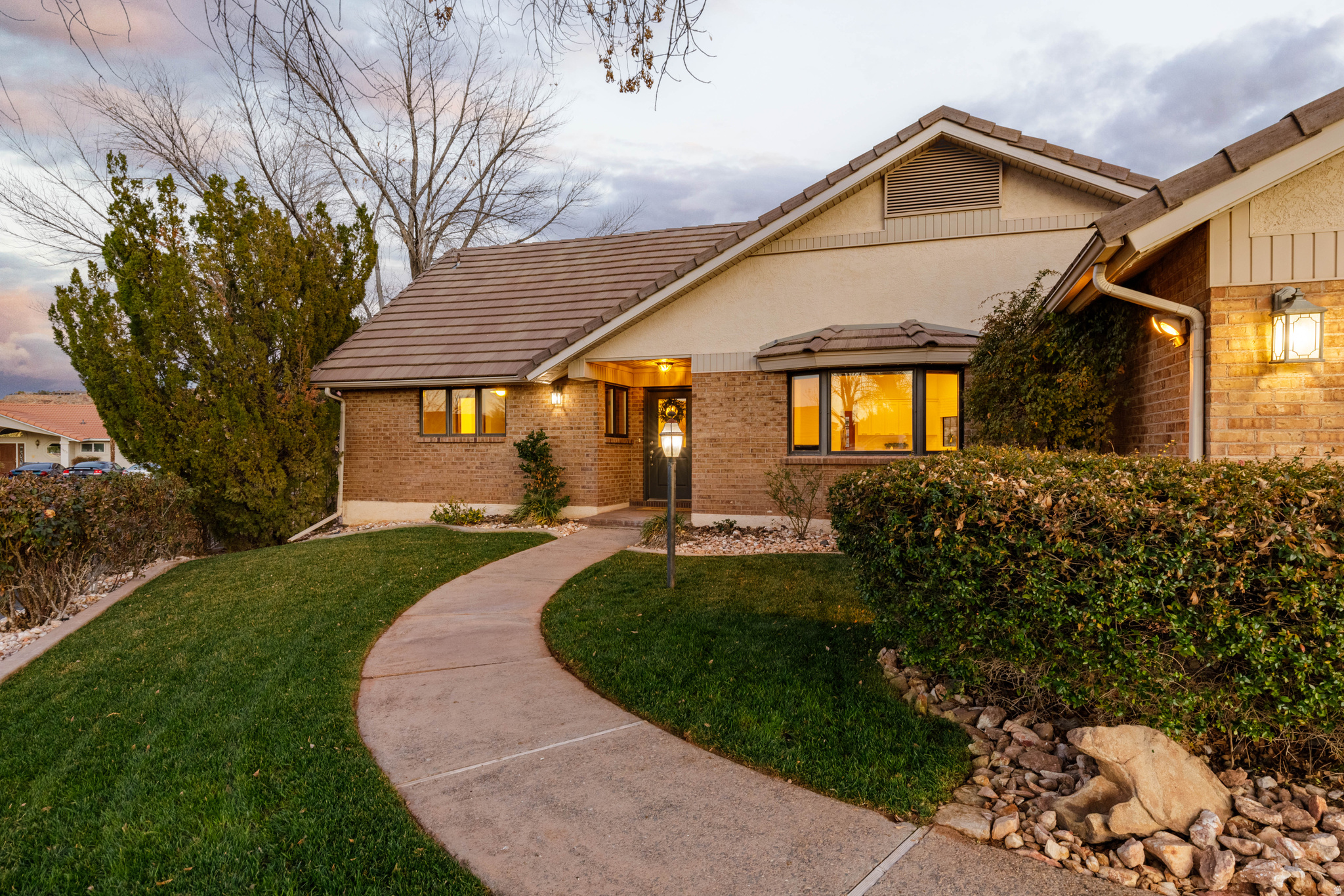 BLOOMINGTON HILLS - Residential