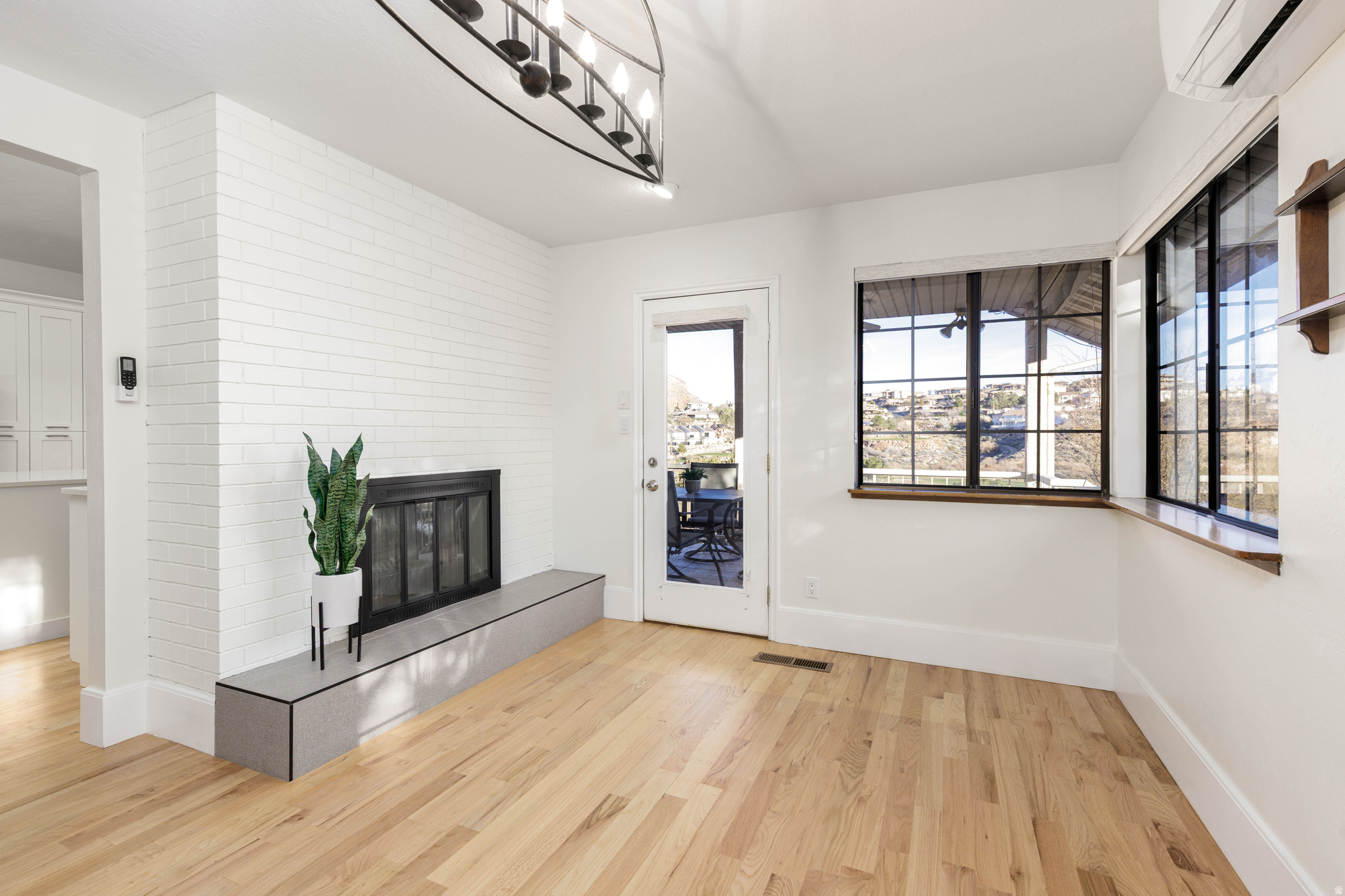 BLOOMINGTON HILLS - Residential