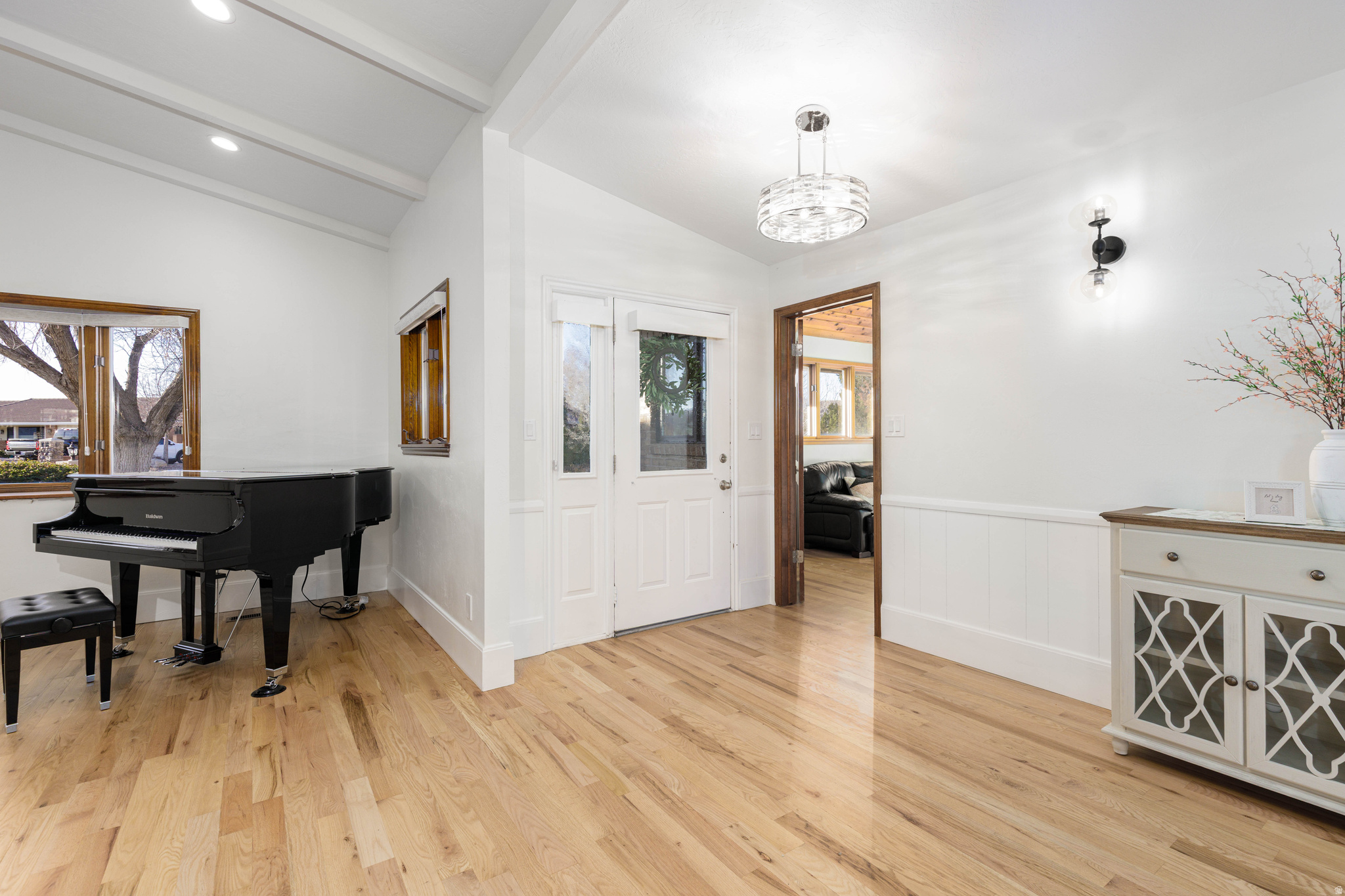 BLOOMINGTON HILLS - Residential