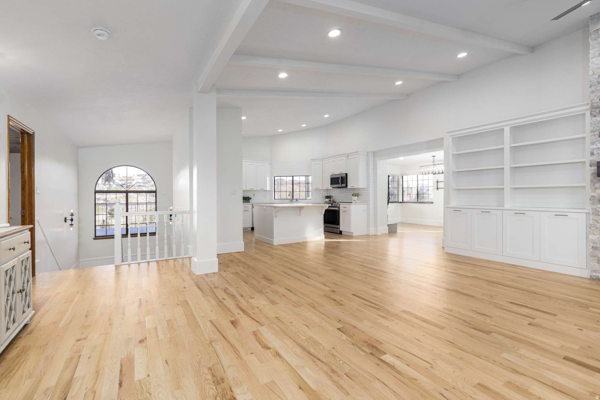 BLOOMINGTON HILLS - Residential