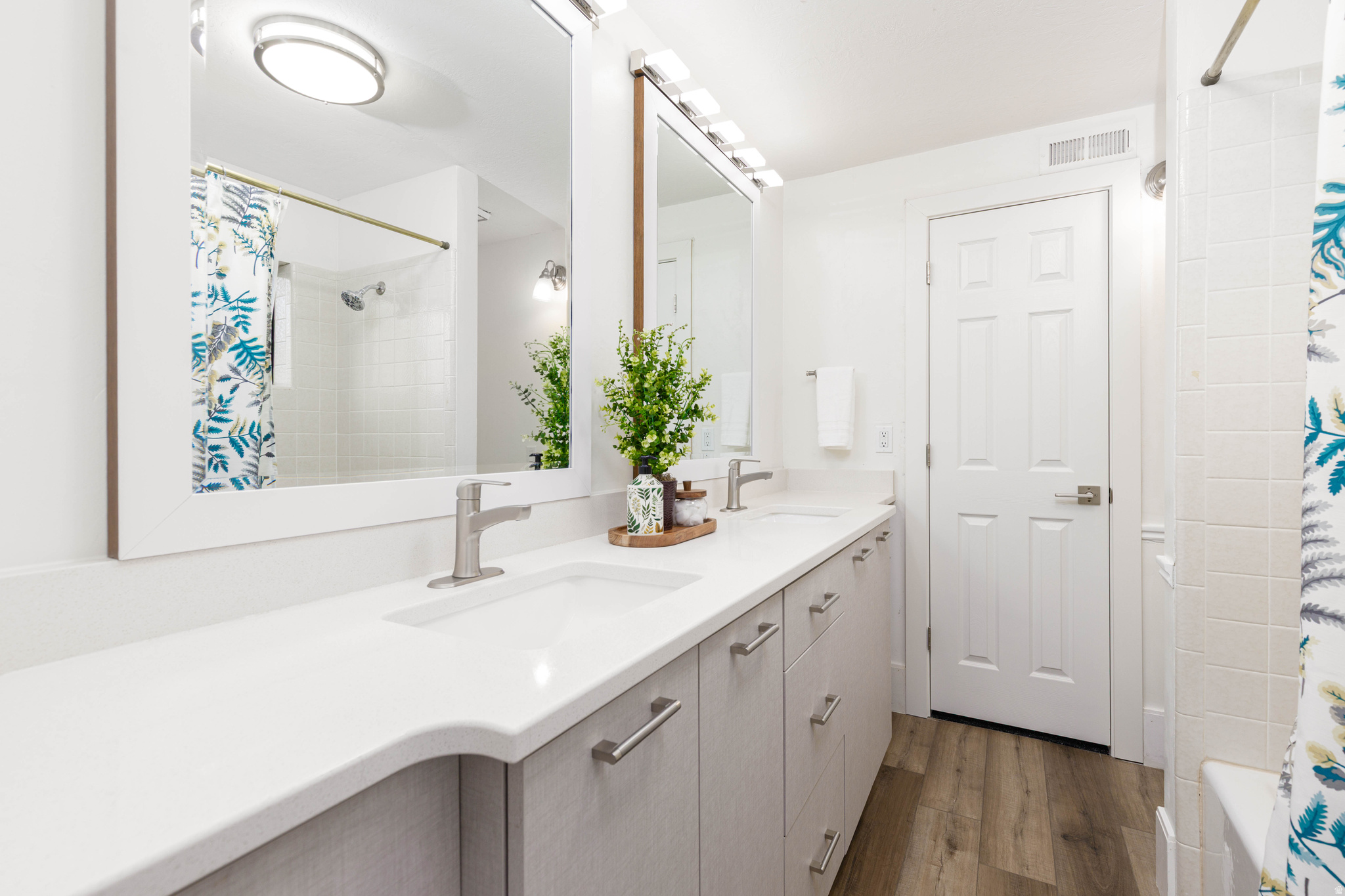 BLOOMINGTON HILLS - Residential