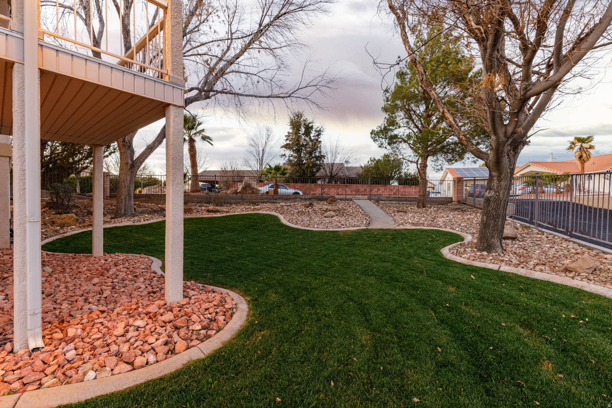 BLOOMINGTON HILLS - Residential