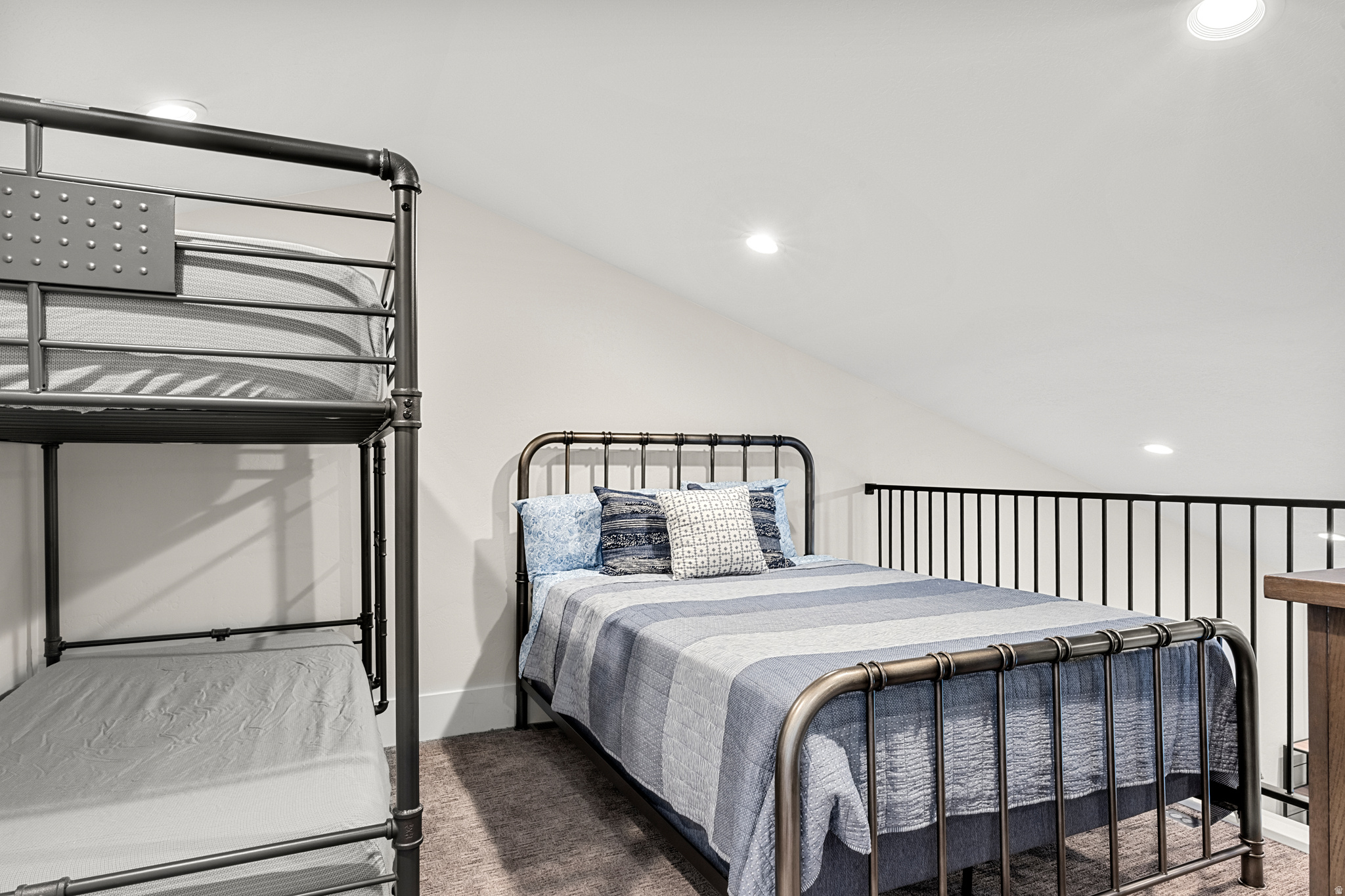 IDEAL BEACH RESORT CONDOMINIUMS - Residential