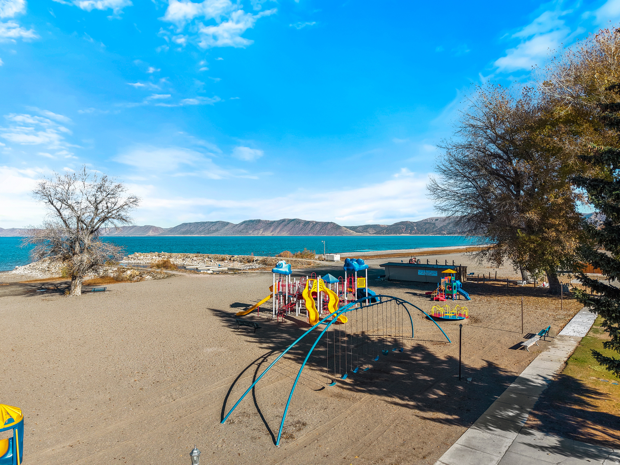 IDEAL BEACH RESORT CONDOMINIUMS - Residential